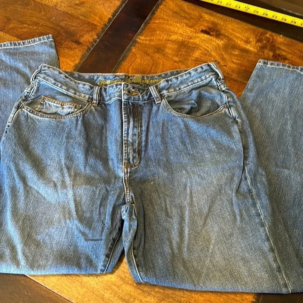 Tommy Bahama straight leg jeans 40” waist